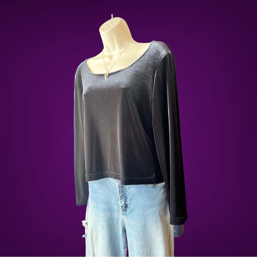 Eddie Bauer Velour Top. Black, size Medium.